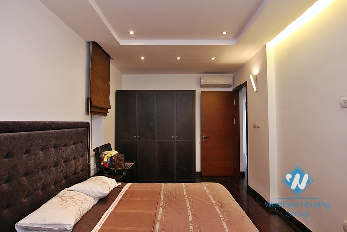 A lakeview 3 bedroom apartment for rent in Quang An, Tay Ho
