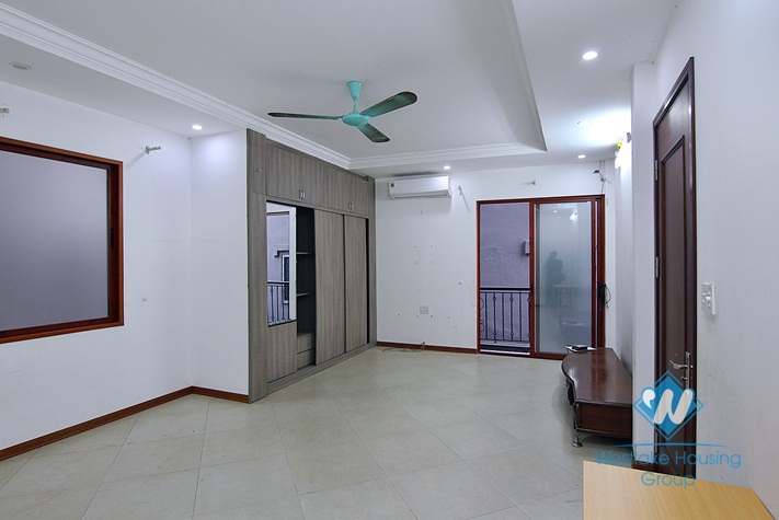A cheap 3 bedroom house for rent in Au co, Tay ho