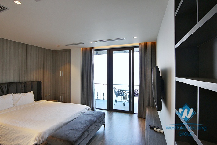 Lake view apartment for rent on Tay Ho, Ha Noi