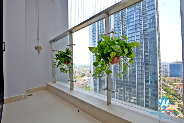 A well-decorated apartment for rent in Vinhome Metropolis, Lieu Giai, Ba Dinh