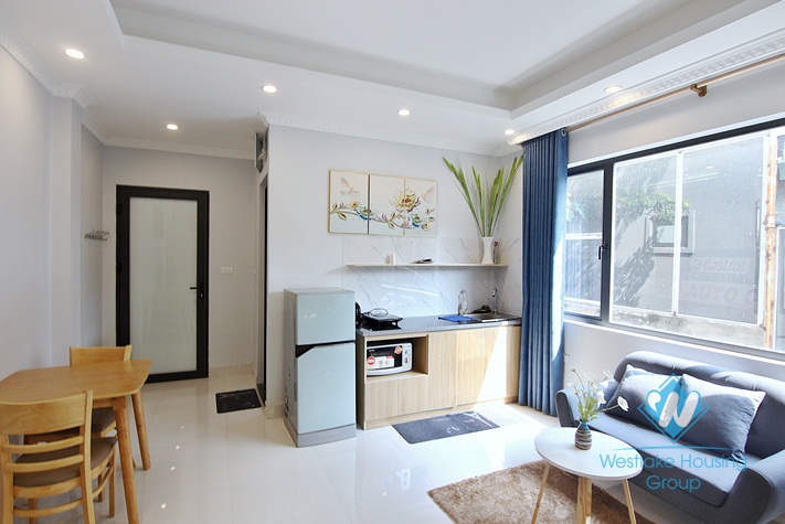 A newly and brightly studio for rent in Lac Long Quan, Tay Ho, Ha Noi