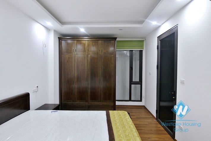 Spacious 1 bedroom apartment for rent in Xuan dieu, Tay ho, Ha noi