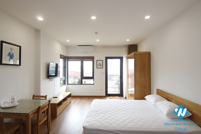 Bright studio apartment with a balcony on Nui Truc, Ba Dinh