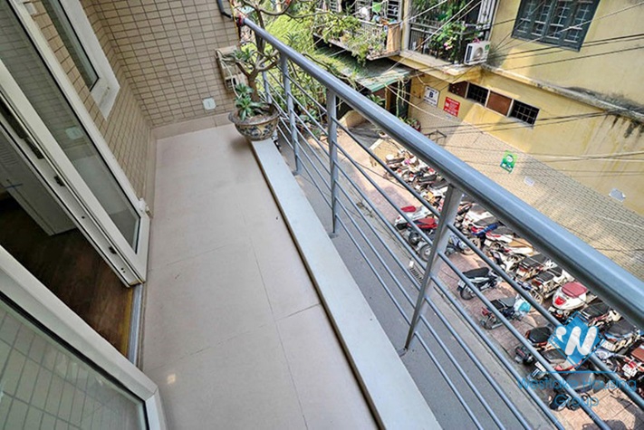 Lovely studio apartment with a balcony on Linh Lang str