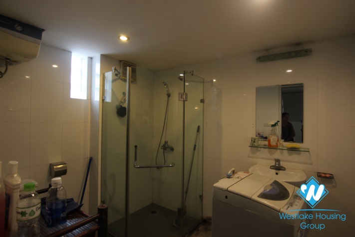 Lovely apartment for rent on the 3rd floor in Xuan Dieu, Ha Noi