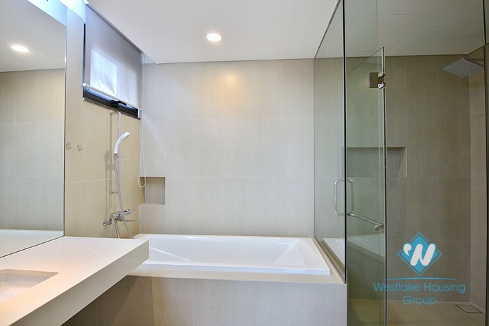 Brightly and modern 3 bedroom apartment for rent in To ngoc van, Tay ho, Ha noi