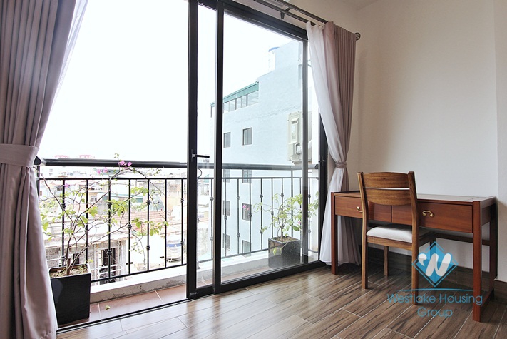 Newly and bright studio for rent in Trinh cong son, Tay ho, Ha noi
