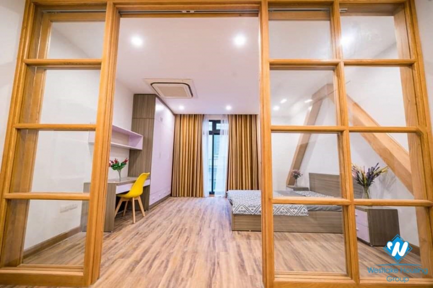 Stylish-looking 1-bedroom apartment on Tran Duy Hung Str.