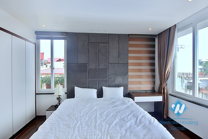 An elegant apartment on top floor for rent on Tu Hoa street