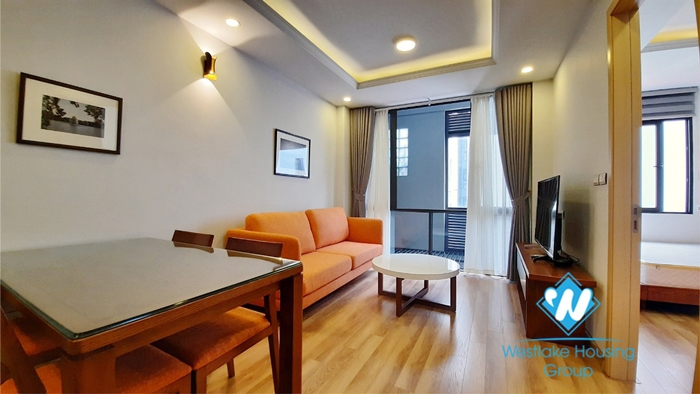 1 bedroom for rent in the center of Hai Ba Trung district next to Vincom Ba Trieu.