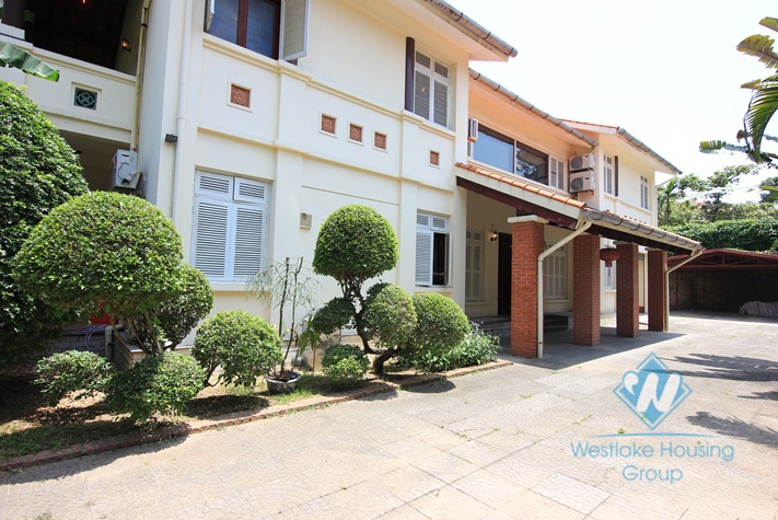 Stunning spacious detached villa with swimming pool for rent in Tay Ho