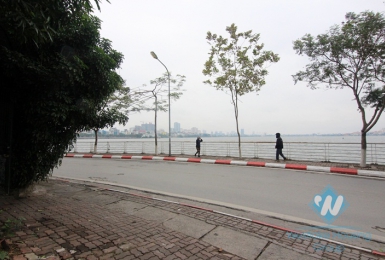House with lakeview for rent in Tay Ho, Hanoi
