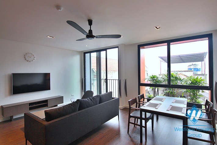 A must-rent two-bedroom apartment on Xuan Dieu street