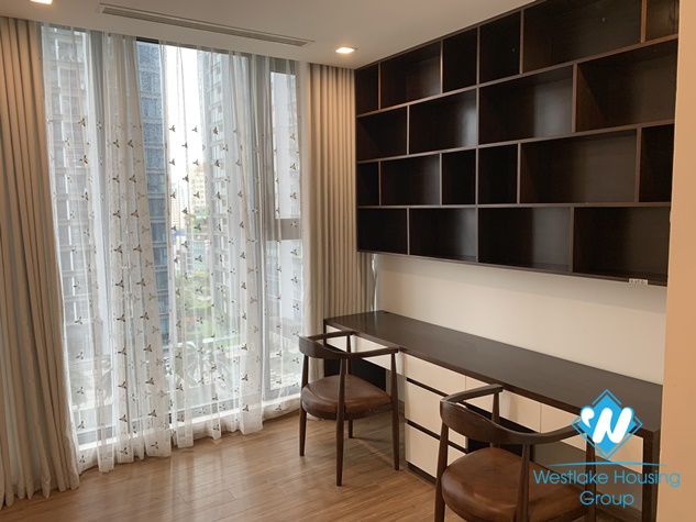 A nice 4 bedroom apartment for rent in Metropolis, Ba dinh, Hanoi