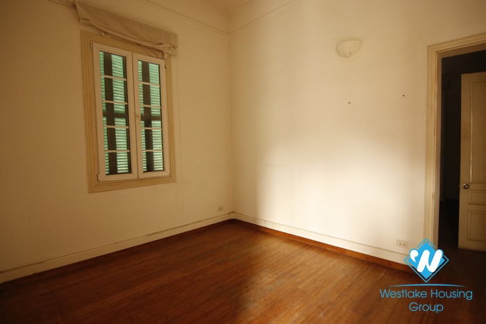 Huge space for rent for office in Ba dinh, Hanoi