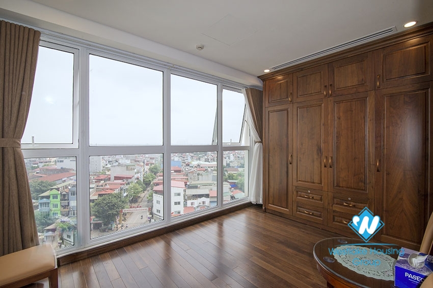 Three-bedroom apartment with area of ​​140 square meters for rent at Hanoi Aqual Central