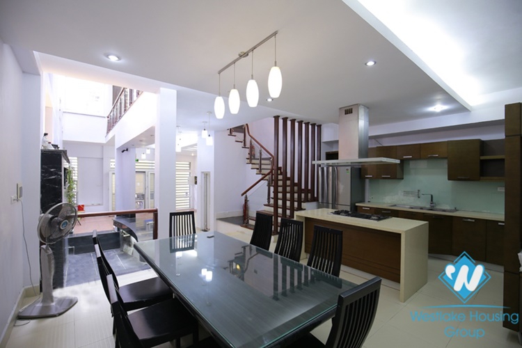 A pretty four bedrooms house for rent in Dang Thai Mai area, Tay Ho