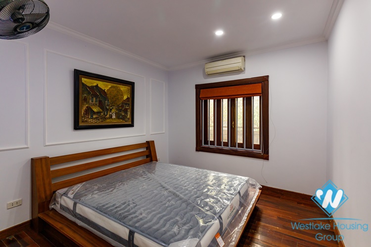 A Nice House with Feng Shui garden for rent in Au Co, Tay Ho