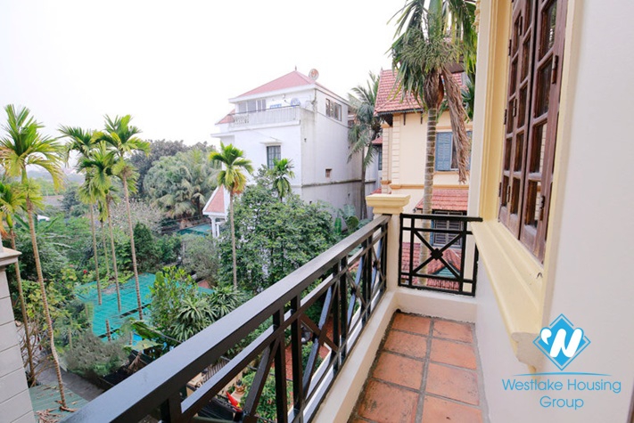 Unfurnished house with nice court yard terrace in Tay Ho, Hanoi