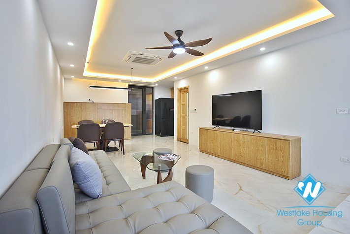 Renovated and lake view 2 beds apartment for rent in Quang An st, Tay Ho