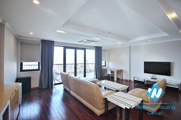 A wonderful lake view 2 bedroom apartment for rent in Xuan dieu