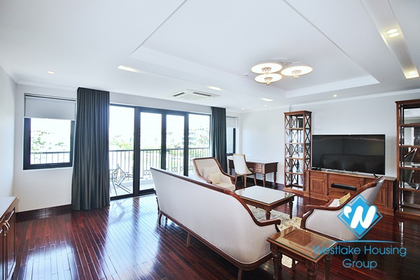 A beautiful lake view 2 bedroom apartment for rent in Xuan dieu