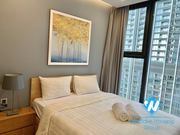 A luxurious condo apartment with 3 bedrooms for rent in Vinhomes Metropolis