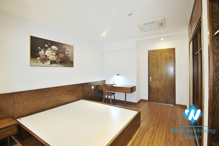 Lake view one bedroom apartment for rent in Tu Hoa st,Tay Ho district.