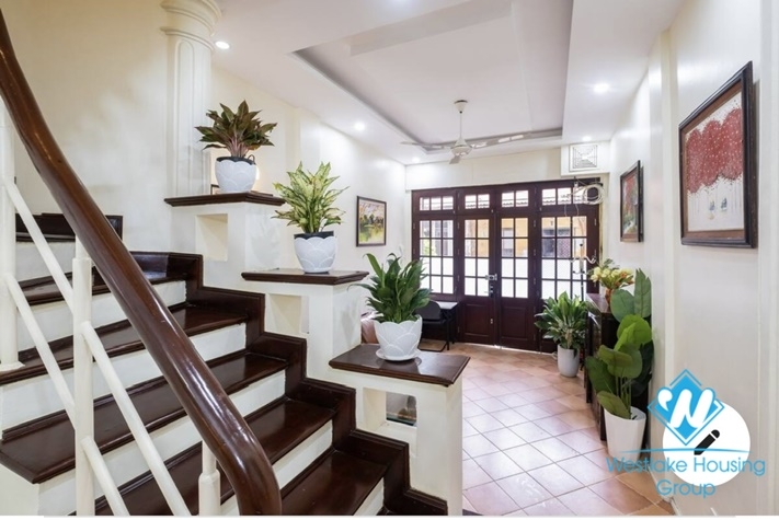 A beautiful house for rent in Tran Hung Dao st, Hoan Kiem disstrict.