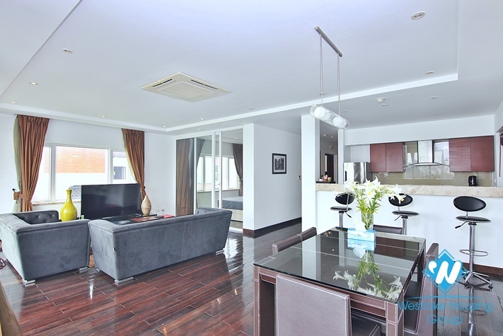 Lake view and bright 3 bedrooms apartment for rent in Quang An st, Tay Ho
