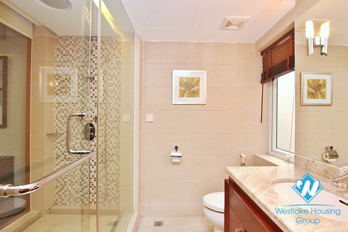Lake view and bright 3 bedrooms apartment for rent in Quang An st, Tay Ho
