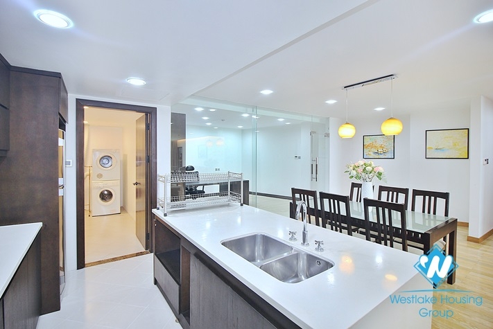 Lake view serviced apartment in Tay Ho District For Rent 