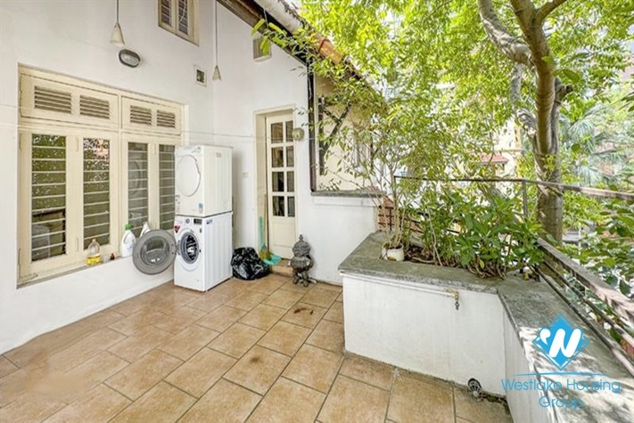 Ancient garden house for rent in Tay Ho district, Ha Noi