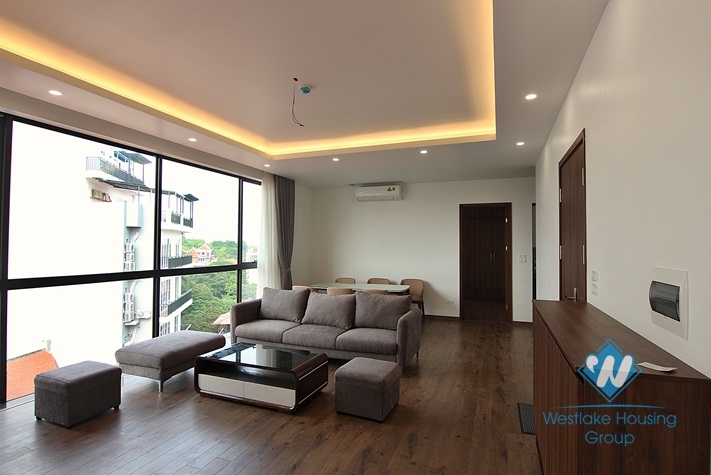 Lake view and high floor 3beds apartment for rent in Dang Thai Mai st, Tay Ho