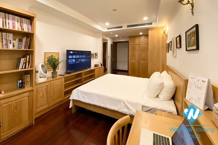 Brand new and modern 3 bedroom apartment for rent in Trung Hoa st, Cau Giay.