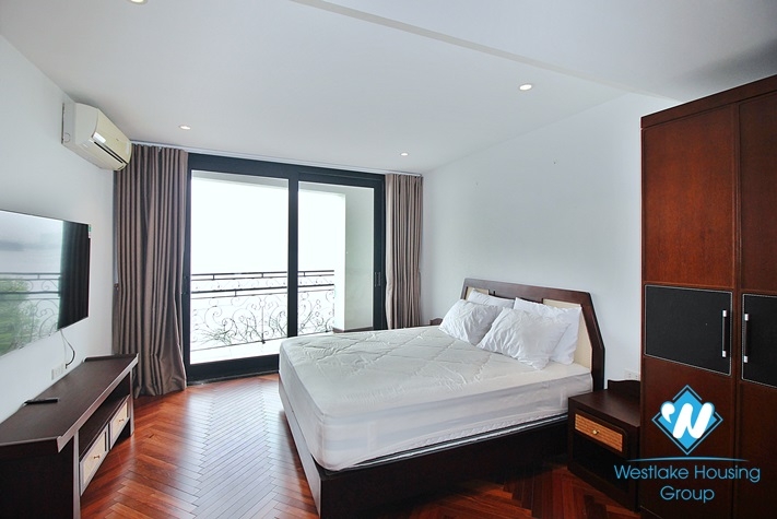 A lake view newly renovated 3 bedroom apartment for rent in Tu hoa