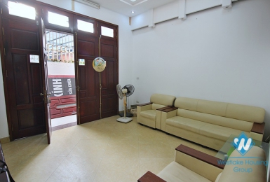 An inexpensive five-bedroom house on Au Co street close to Nhat Tan flower garden, Tay Ho dsitrict