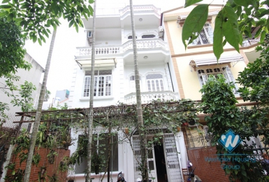 Green house for rent in Tay Ho, Ha Noi