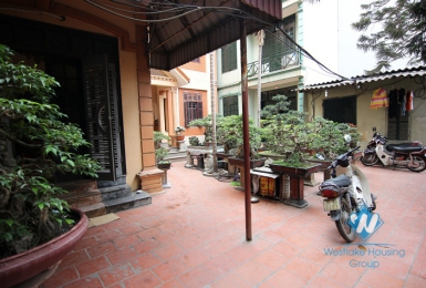 Beautiful Vietnamese style house for rent 