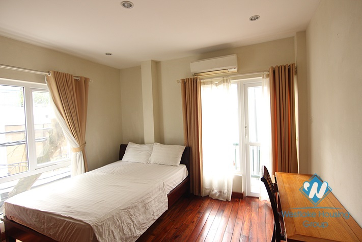 Cosy 02 bedroom apartment for rent in Truc Bach area, Ba Dinh, Hanoi