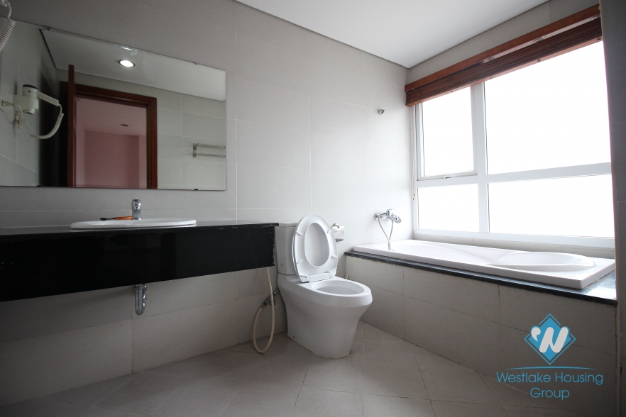Perfect and good quality apartment with 3 bedrooms for rent in Xuan Thuy st, Cau giay district. 