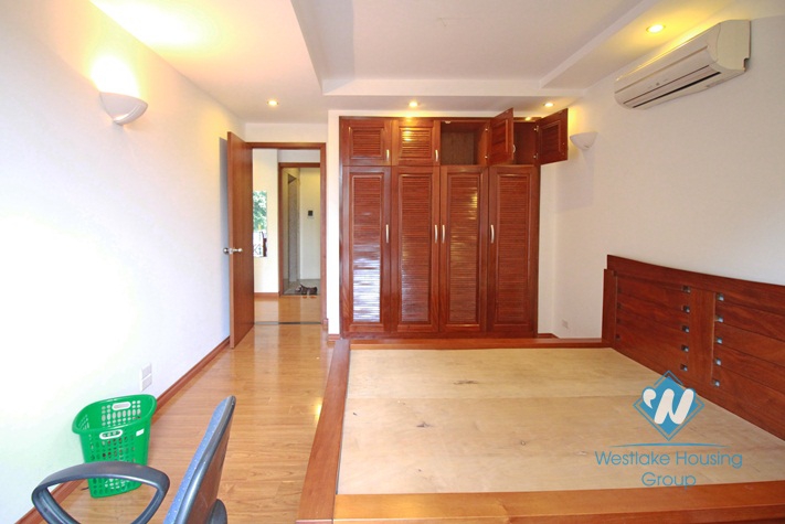 One bedroom with nice furniture for rent in Tay Ho area.