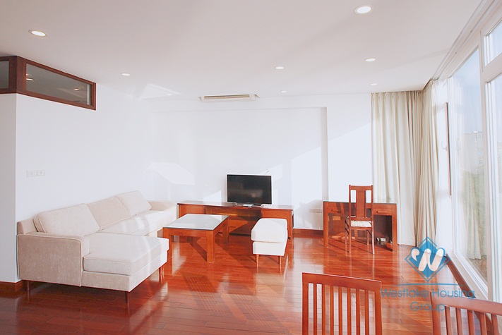 Nice and lake view apartment for rent in Truc Bach area, Ba Dinh, Ha Noi