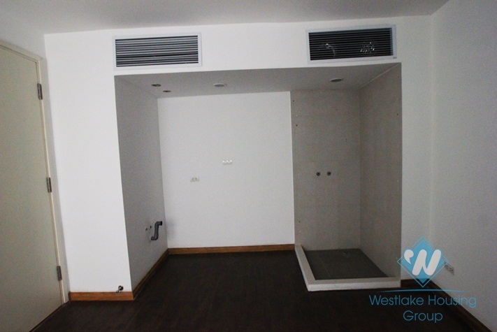 High floor office for lease in Ba Dinh District, Hanoi