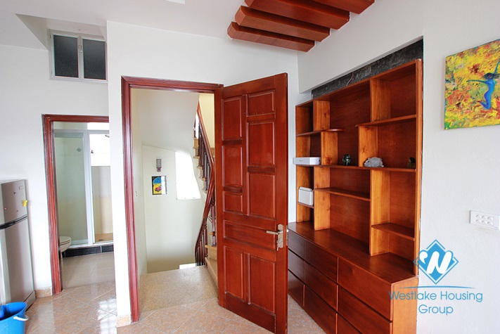 One bedroom apartment available  for rent in Nghi Tam Village, Tay Ho, Ha Noi
