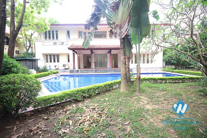 A charming Villa with 5 bedrooms for lease in Dang Thai Mai street, Westlake area