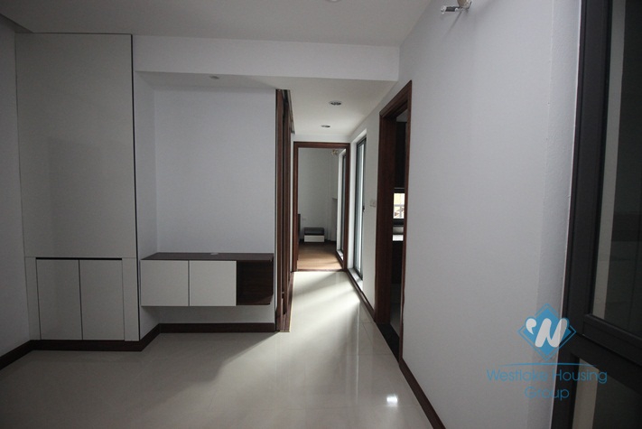 Nice and new apartment with 02 bedroom for rent in Hai Ba Trung district 