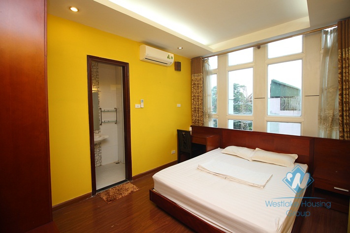 Cheap apartment for rent in Hoan Kiem, Ha Noi.