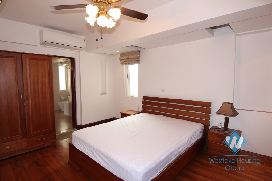 Lake view apartment with 2 bedrooms apartment for rent in Yen Phu area, Tay Ho