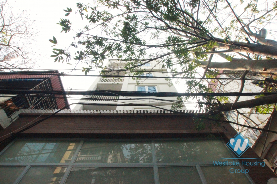 Spacious office for rent in Yen Phu Street, Hanoi